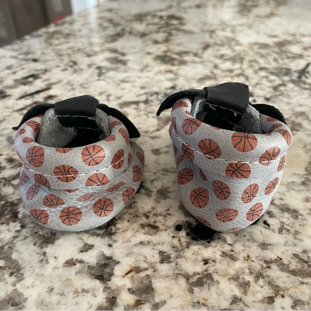 Freshly Picked Basketball Mocassins - Size 1 (US 2.5)